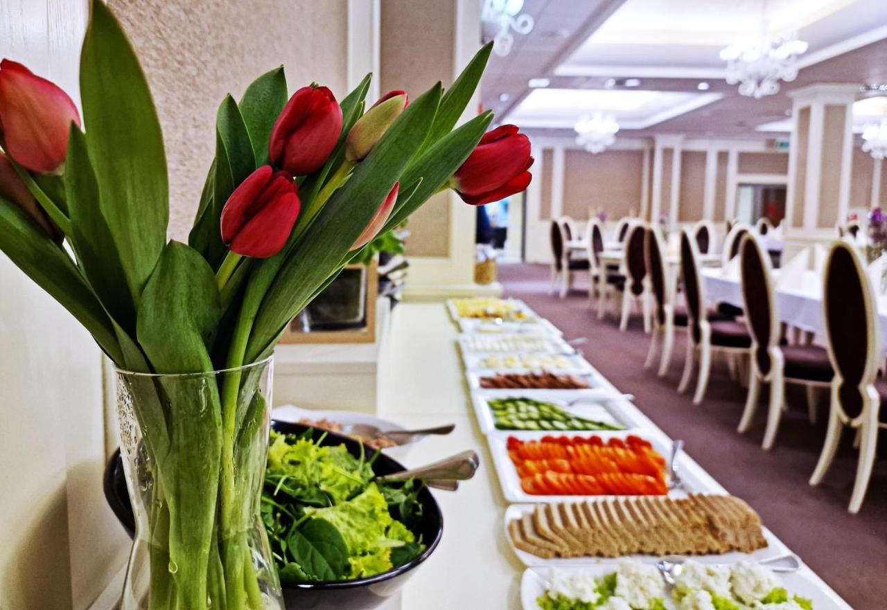 Hotel Prezydencki 4-Star ジェシュフ エクステリア 写真
