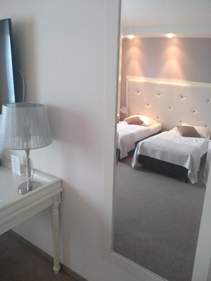 Hotel Prezydencki 4-Star ジェシュフ エクステリア 写真